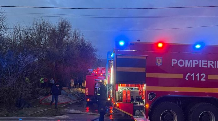 Bălești: Femeie imobilizată la pat, salvată din incendiu