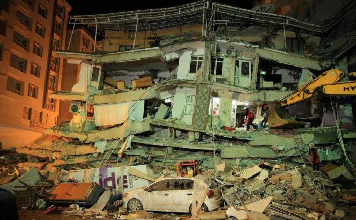 Crește, de la o oră la alta, numărul morților în Turcia și Siria. Peste 30.000 de răniți