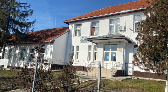 Echipamente sanitare pentru liceul din comuna Runcu