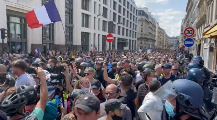 Proteste masive în Franța împotriva creșterii vârstei de pensionare