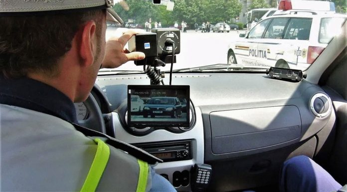 A rămas fără permis după ce a fost prins conducând cu 170 km/oră