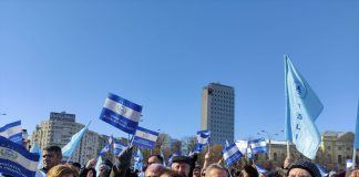 Au reluat protestele pentru „salarii decente”