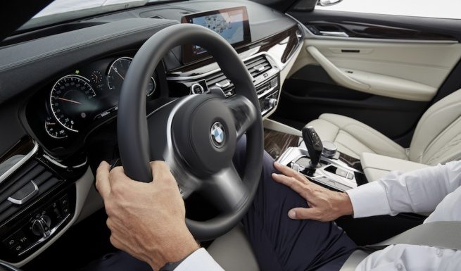 Conducea un BMW cu permis fals din Republica Moldova