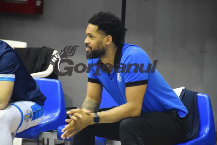 Când revine Troupe pe parchet?