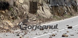 VIDEO: Atenție, cad pietre pe Defileul Jiului!