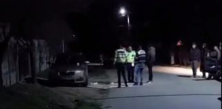 VIDEO: Localnic în căruciorul cu rotile, cu dosar penal pentru amenințare! A aruncat o sticlă de benzină pe mașina Primăriei Brănești