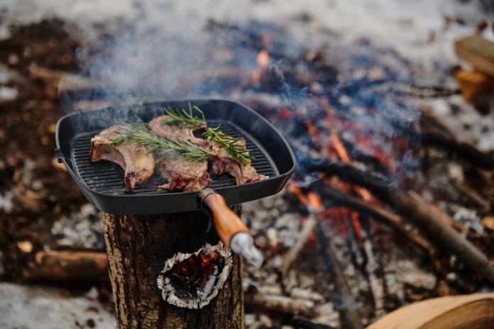 VIDEO: Rețeta săptămânii – Bucătăria lui Fabi: Cotlete de oaie cu varză de Bruxelles!