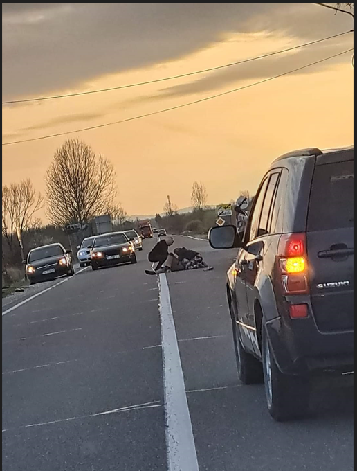 Un polițist din Gorj, prim-ajutor dat unui bărbat lovit de mașină