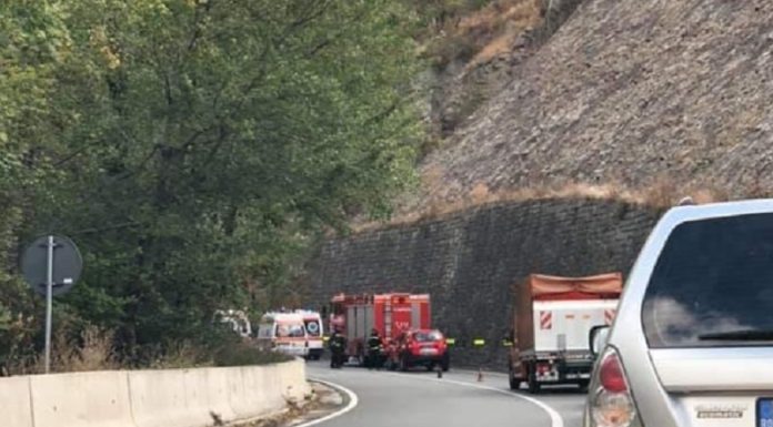 Șofer băut, cu mașina în șanț, în Defileul Jiului. Condamnare!