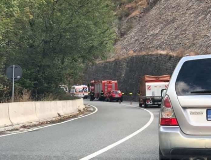 Șofer băut, cu mașina în șanț, în Defileul Jiului. Condamnare!