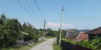 Și-a lovit mama cu telefonul în cap. Femeia – la spital, agresorul, ținut la distanță!