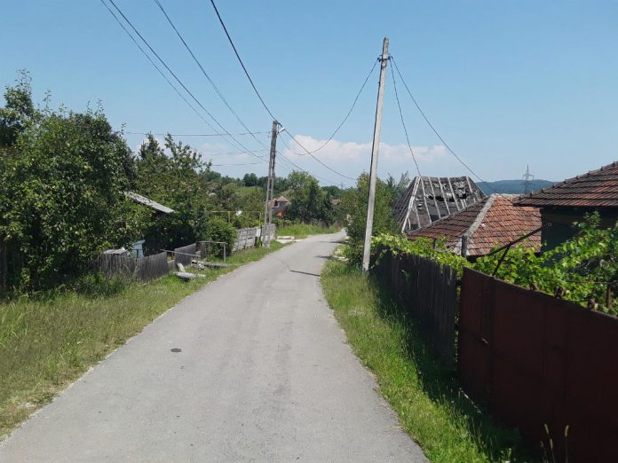 Și-a lovit mama cu telefonul în cap. Femeia – la spital, agresorul, ținut la distanță!