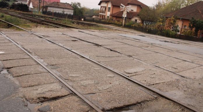 Târgu Jiu, lucrări pe calea ferată: Se închide o bandă de circulație