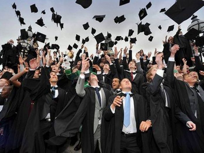 Facultatea va fi redusă la doi ani. Vezi excepțiile!