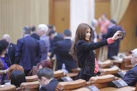 Scandal în Parlament pentru pensiile speciale