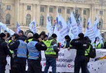 Guvernul, acuzat de furt – Proteste în fața ministerelor