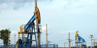 Protest spontan la Expert Petroleum Țicleni! Salariații ies în stradă pentru negocierile eșuate ale CCM