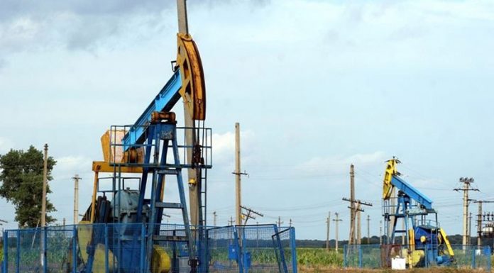 Protest spontan la Expert Petroleum Țicleni! Salariații ies în stradă pentru negocierile eșuate ale CCM