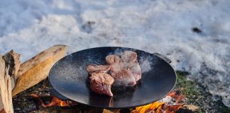 VIDEO: Rețeta săptămânii – Cooking Adventures In The Nature: Mai multe tehnici de gătit pe foc, la zile festive!