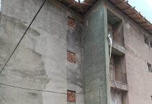 Investiție second-hand: Blocul social din Bumbești Jiu, pentru care s-au plătit 17 miliarde, realizat din materiale refolosite