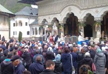 Sărbătoarea «Izvorul Tămăduirii» la Sfânta Lavră Lainici, care a prăznuit-o cu slăvită cinstire pe Maica Domnului! – HRISTOS A ÎNVIAT! ADEVĂRAT A ÎNVIAT! – ,,Maica Domnului a primit de la Dumnezeu toate charismele pe care le revarsă prin icoanele făcătoare de minuni”!