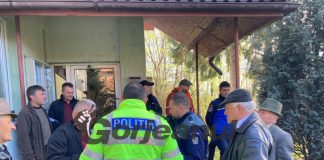 Scandal la Obștea Peștișani! Ion Poenaru contestat în stradă!