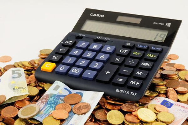 Bănci amendate pentru modul de calcul al ratelor