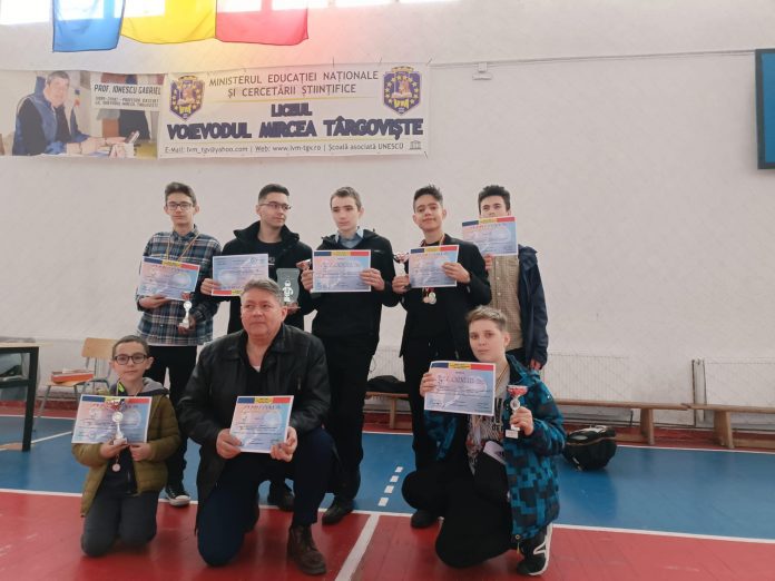 Elevii Palatului Copiilor din Târgu-Jiu au câștigat Marele Trofeu al Campionatului Naţional de Robotică