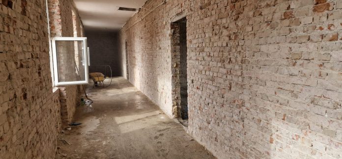 Lucrări de consolidare la liceul din Tismana, afectat de seisme