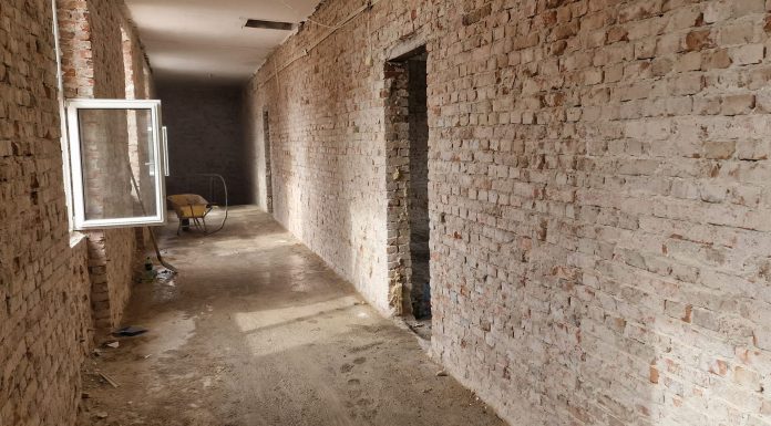 Lucrări de consolidare la liceul din Tismana, afectat de seisme