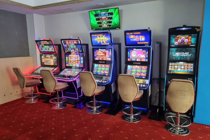 A jucat la păcănele banii firmei și i-a pierdut. Condamnare!