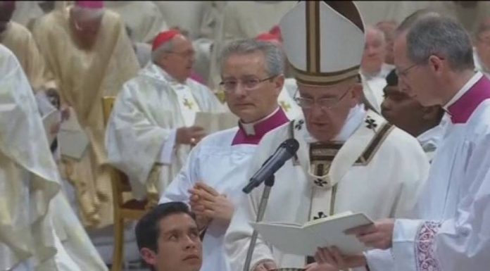 Peste un milion și jumătate de catolici și protestanți, din România, sărbătoresc Paștele