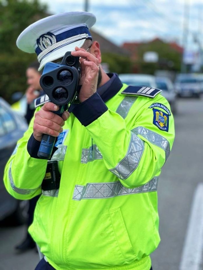 Verificări în trafic – Polițiștii de la Rutieră, cu ochii pe vitezomani