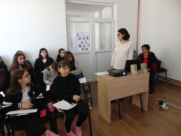 Proiectul „Rețeaua fetelor puternice din rural” derulat și la Scoarța, județul Gorj, în 2023