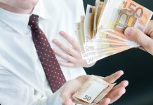 100.000 de euro, recompensă! Un om de afaceri vrea informații despre cine i-a incendiat mașina