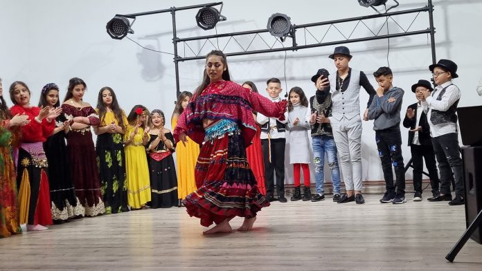 Ziua Internațională a Romilor 2023, sărbătorită și în comuna Scoarța – Gorj!