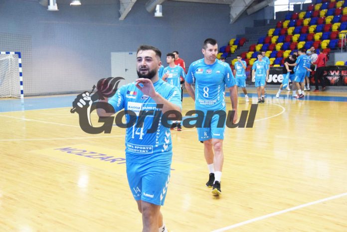 Transferuri pe bandă rulantă la UCB