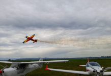 Super show aviatic pe aerodromul de la Barza!
