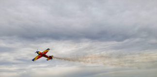Super show aviatic pe aerodromul de la Barza!