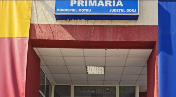 Doi foști primari, doi preoți și un artist, premiați la Motru