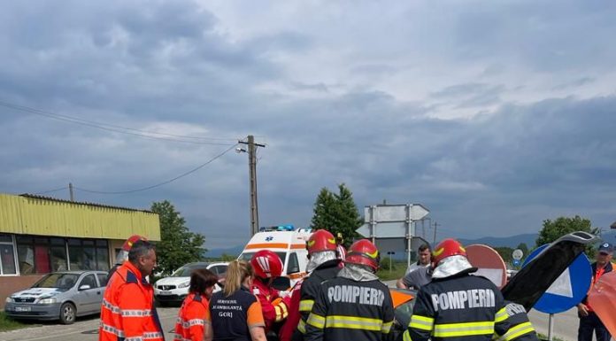 Scoarța: Bărbat de 53 de ani, încarcerat în urma unui accident rutier