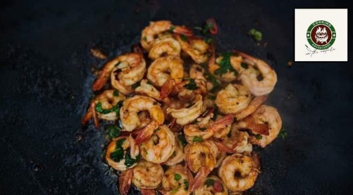 VIDEO: Rețeta săptămânii – Cooking Adventures In The Nature: Creveți Black Tiger în sos de vin alb