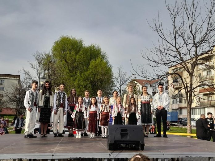 „Cânt și joc, de la străbuni”, la Rovinari