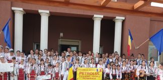 Obiceiurile și portul popular, promovate la Țicleni