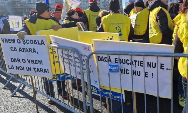 Noi negocieri între profesori și guvern