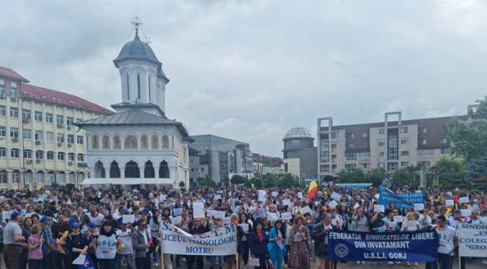 Peste 1.000 de protestatari din Educație, în centrul municipiului