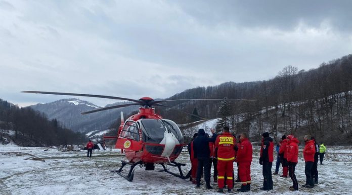 Gorjeancă salvată cu ajutorul elicopterului, în munții Mehedințiului!