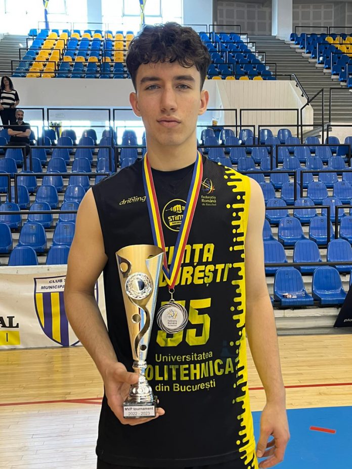 Mihnea Vlaicu, MVP la Under 17