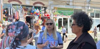 Polițiștii, campanie de informare în Piața Centrală din Târgu-Jiu