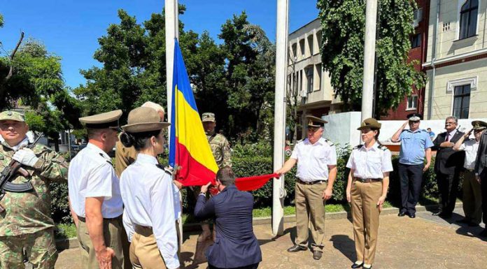 La Târgu-Jiu s-a marcat Ziua Drapelului Național